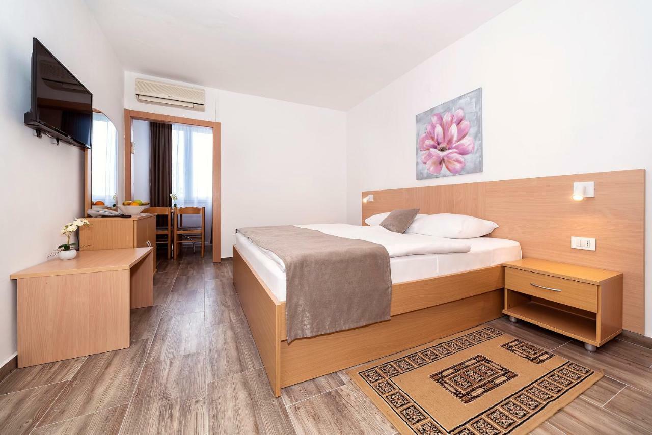 Hotel Omorika Punat Exterior foto